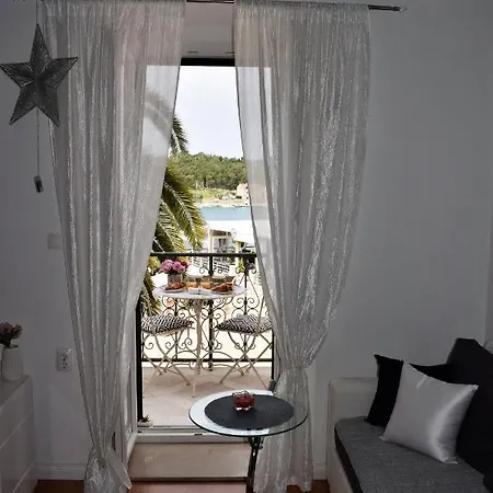 Adriatica Apartman *