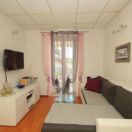 Adriatica Apartman *